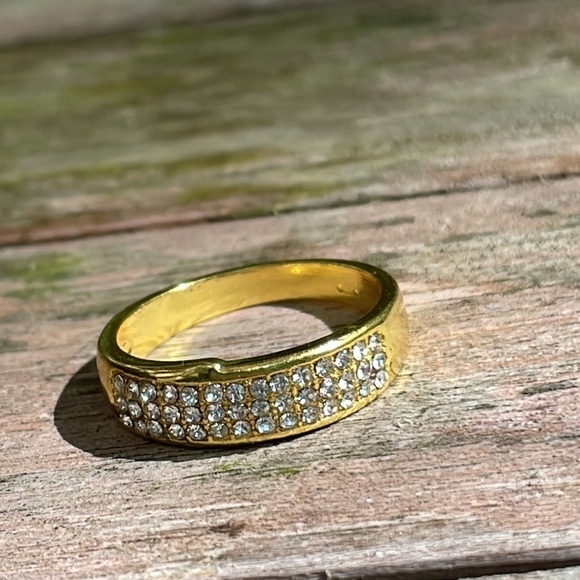 Rhinestone Heart  Engagement Ring Set - Picture 5 of 13